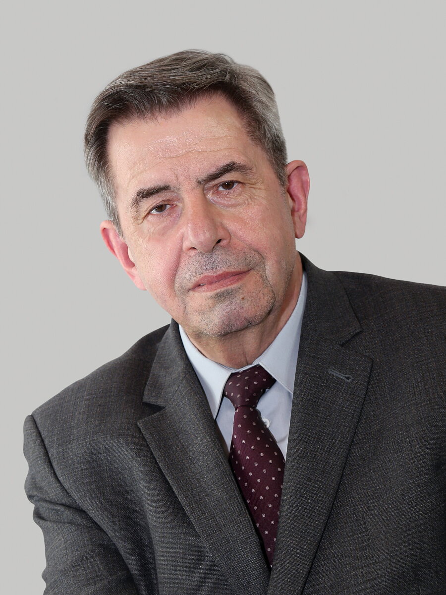 prof. dr hab. Andrzej Zoll